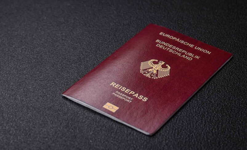 Passbilder für Ausweis und Reisepass nur noch digital. Foto: envato