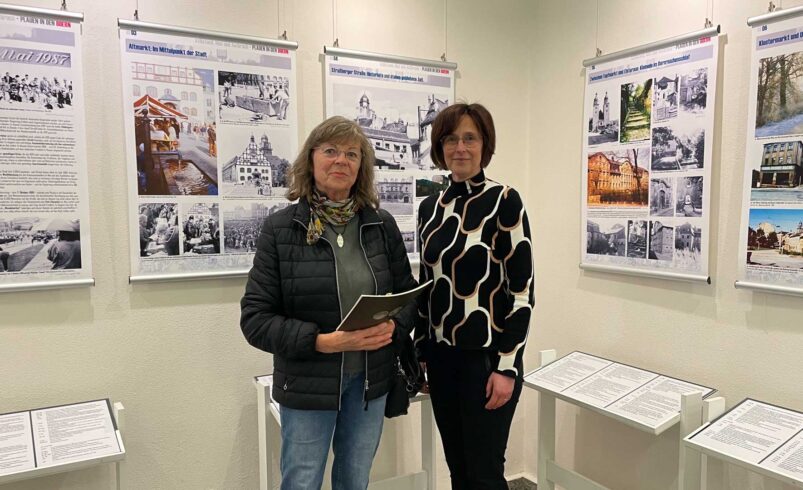Christine Reimann (links) und Doris Meijler, Leiterin des Stadtarchivs. Foto: Stadt Plauen