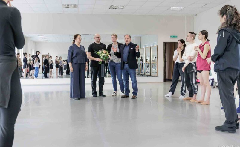 Firma sponsert Theater Plauen-Zwickau dringend benötigten Tanzteppich. Foto: André Leischner