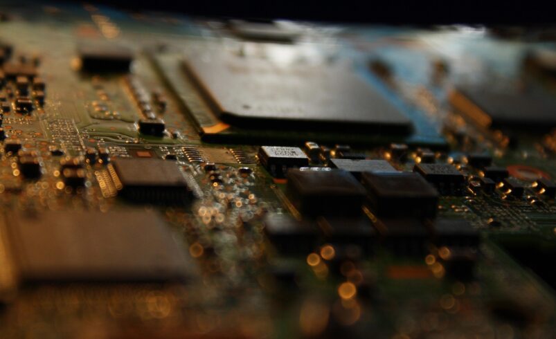 Leiterplatten bilden das Fundament zahlreicher elektronischer Anwendungen und sind somit ein unverzichtbarer Bestandteil moderner Technologien. Foto: Pixabay.com