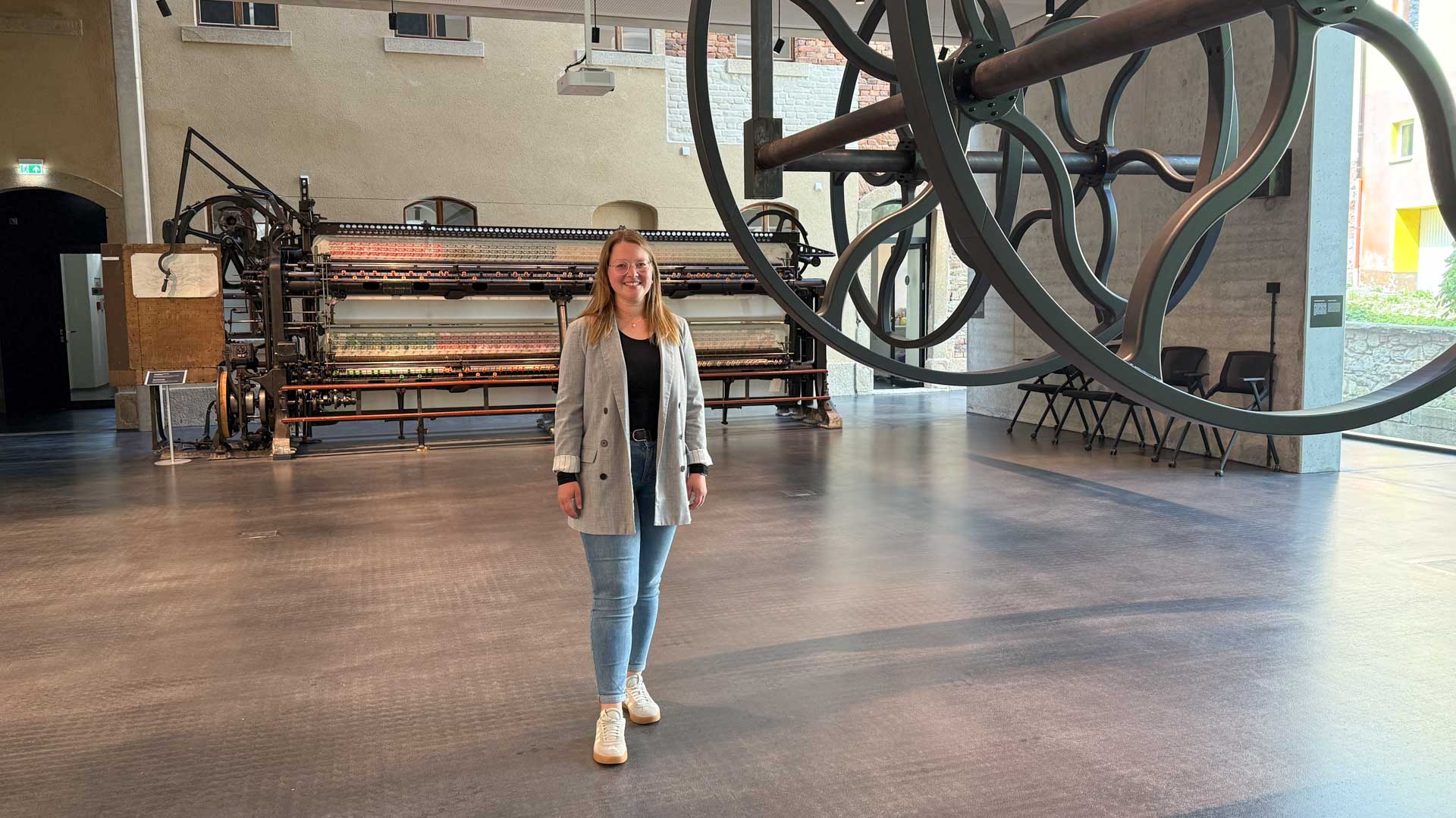 Lena Schaller in der Fabrik der Fäden in Plauen. Foto: A. Hellgoth