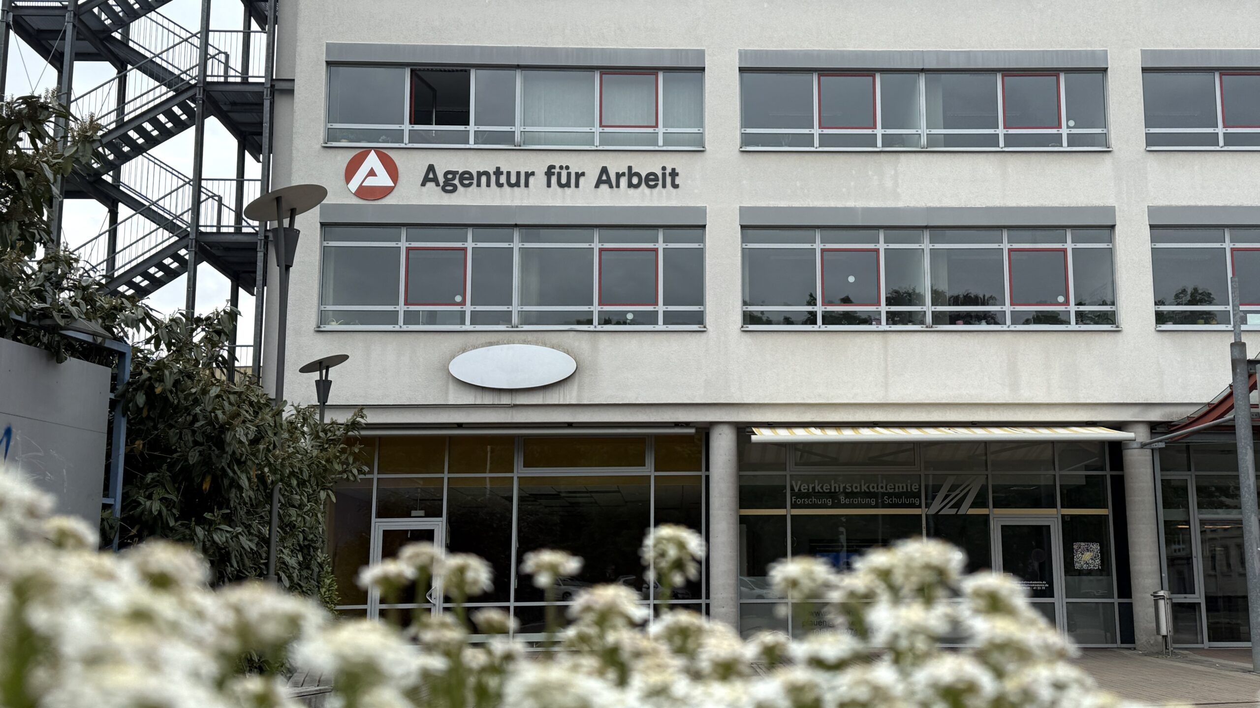 Die Agentur für Arbeit in der Plauener Innenstadt. Foto: A. Hellgoth
