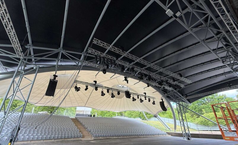 Erweiterte Überdachung im Parktheater Plauen. Foto: A. Hellgoth