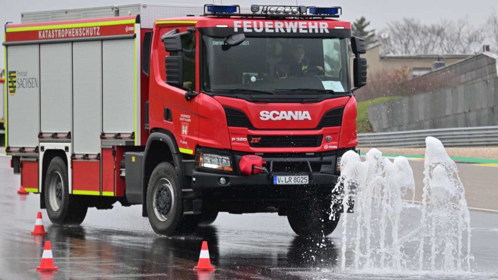 Freiwillige Feuerwehr Jößnitz trainiert auf dem Sachsenring. Foto: W. Schmidt