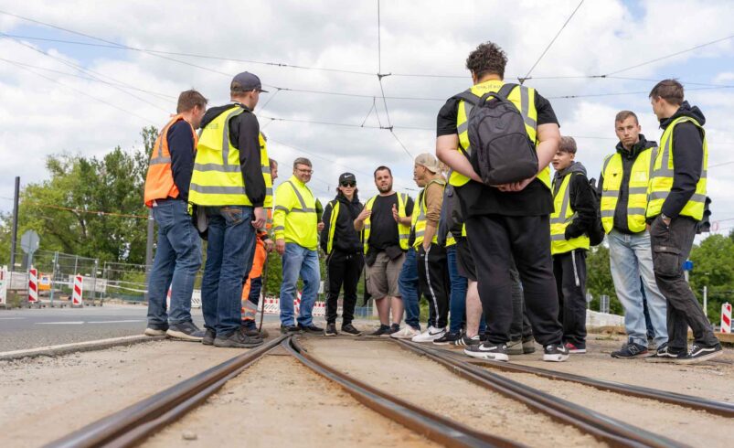 Gleisbauer-Klasse besucht Neue Elsterbrücke. Foto: Stadt Plauen