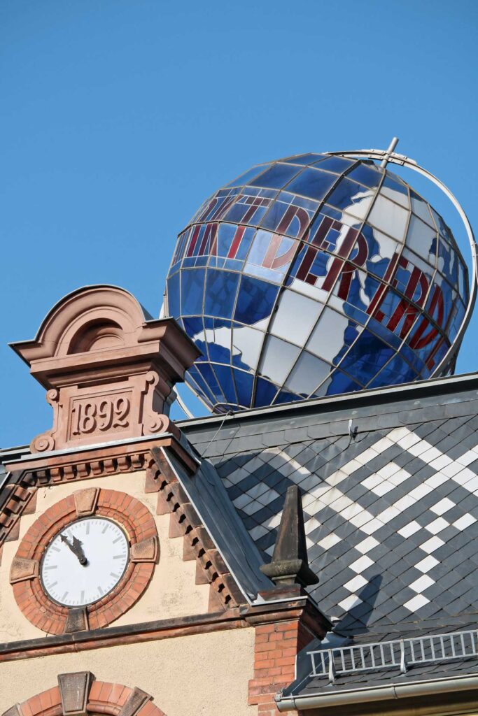 Der Erd-Mittelpunkt. Foto: S&R Jagusch