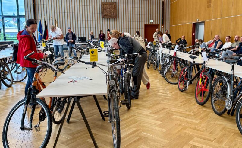 Fahrradversteigerung im Rathaus in Plauen. Foto: A. Hellgoth