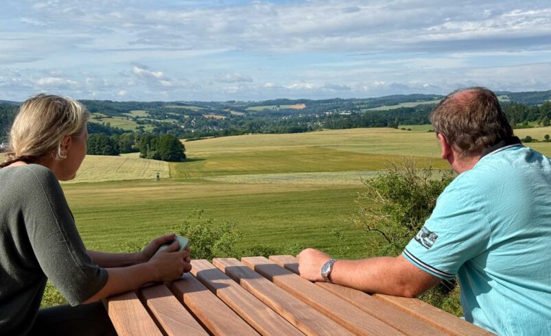Ausblick vom Rastplatz auf der Grünanlage "Am Steinbruch". Foto: A. Hellgoth