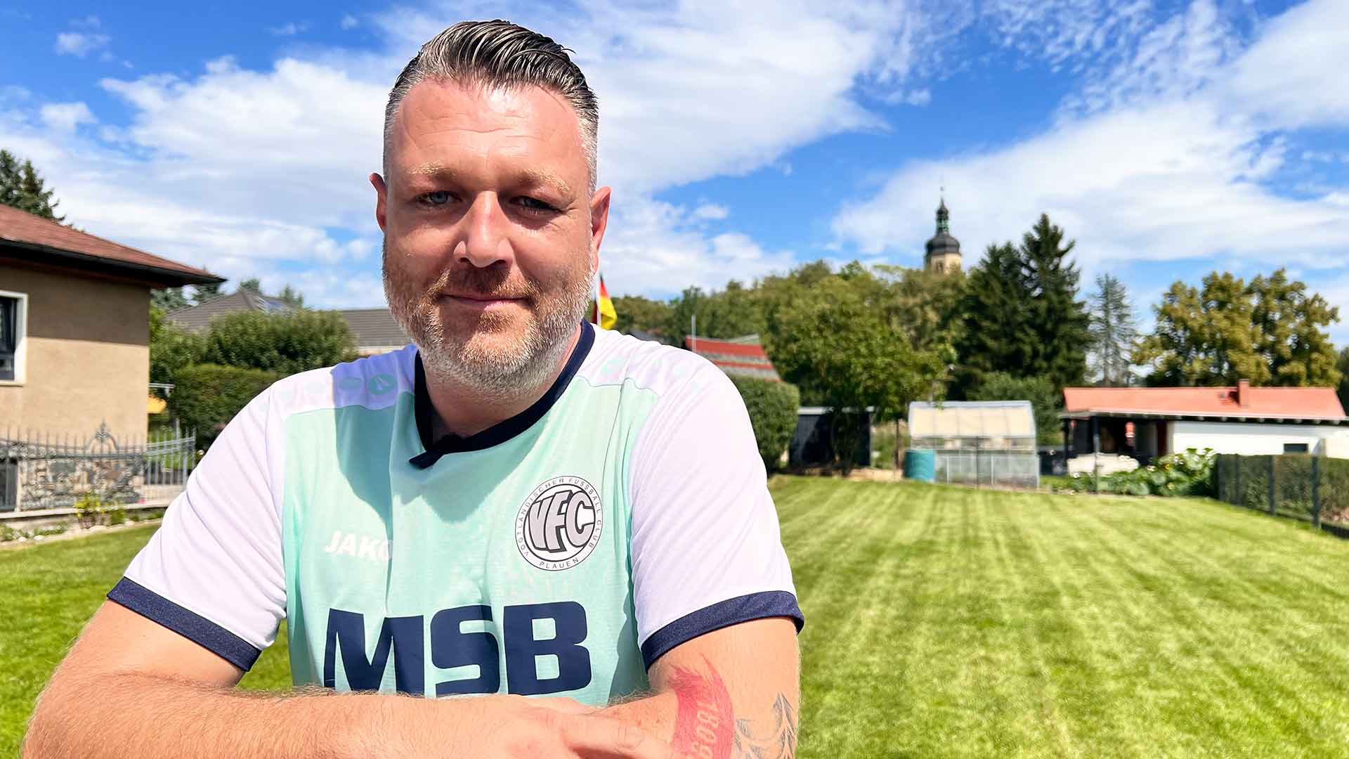 Alexander Bräutigam ist neuer Sponsor beim VFC Plauen. Mit seinem Unternehmen MSB stellt er in dieser Saison die Aufwärmtrikots. Foto: Presseagentur Höfer