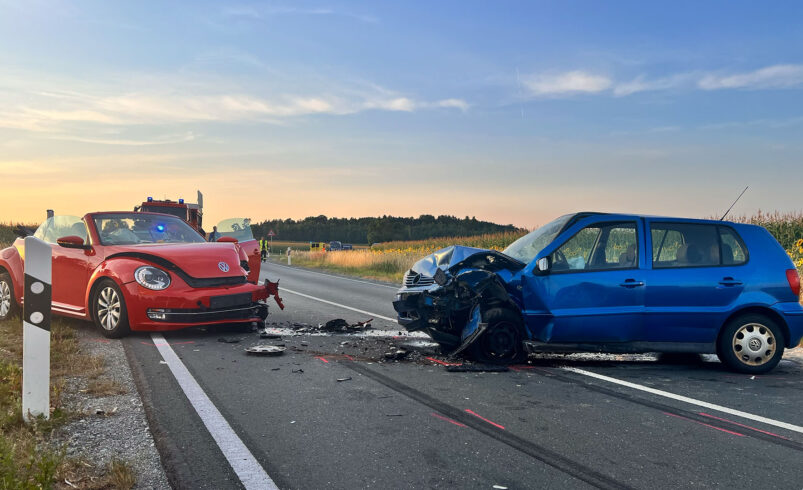Zusammenstoß mit dem Gegenverkehr bei einem Überholmanöver auf der B169. Foto: Presseagentur Höfer
