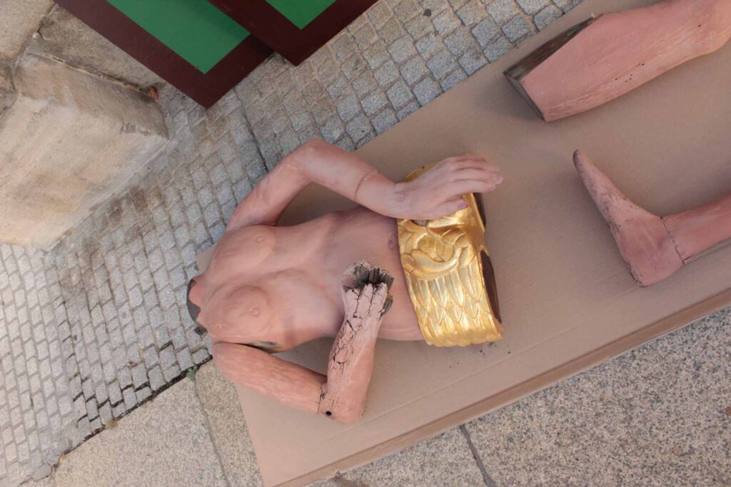 Historische Figuren am Alten Rathaus in Sicherheit gebracht. Foto: Stadt Plauen