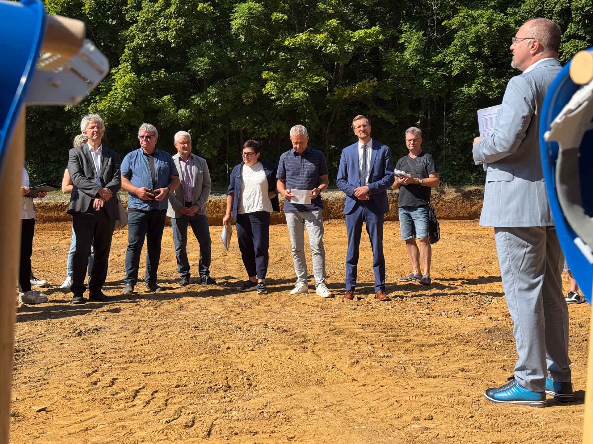 Start für Turnhallen-Neubau an der Kemmlerschule Plauen. Foto: M. Reißmann