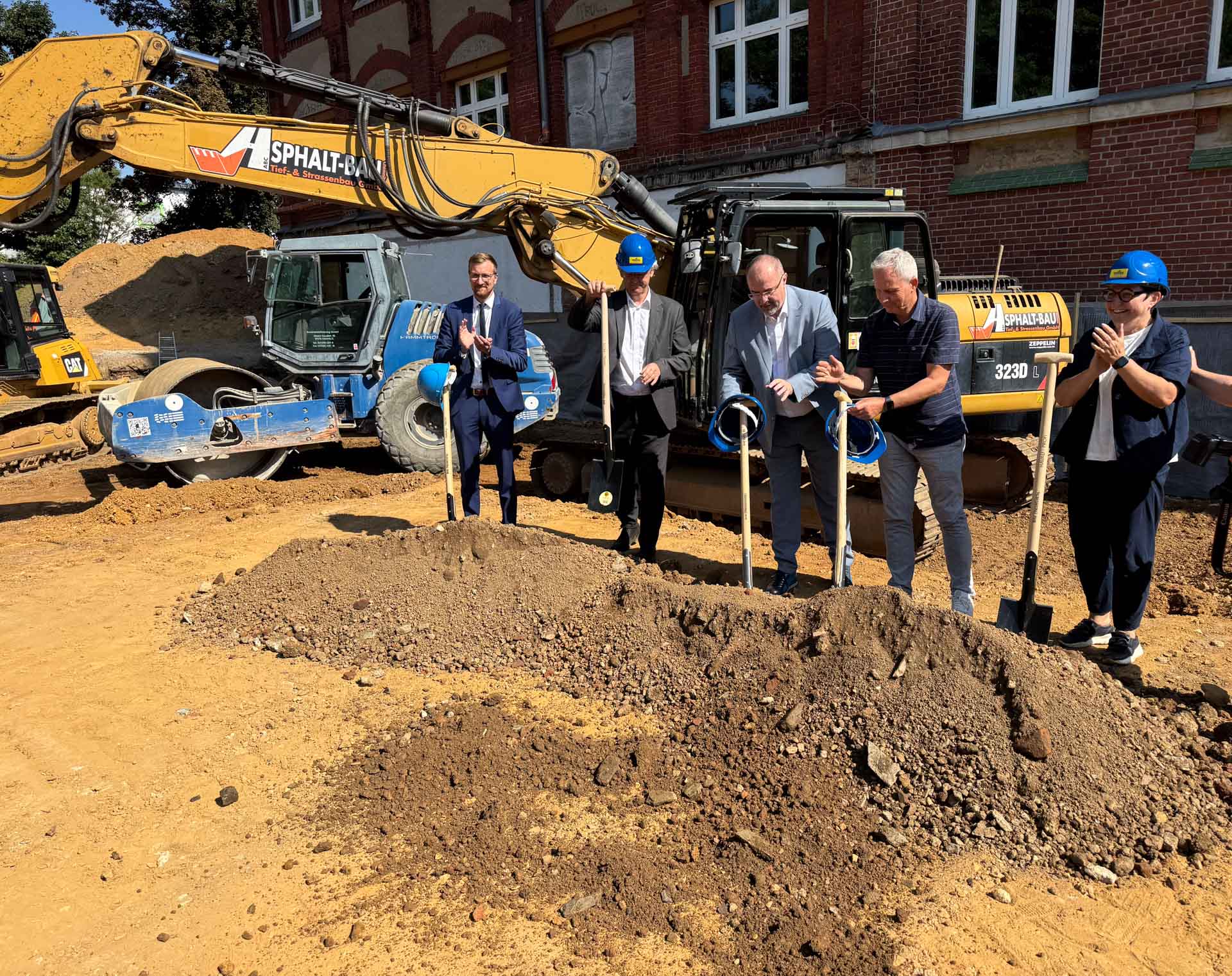 Start für Turnhallen-Neubau an der Kemmlerschule Plauen. Foto: M. Reißmann
