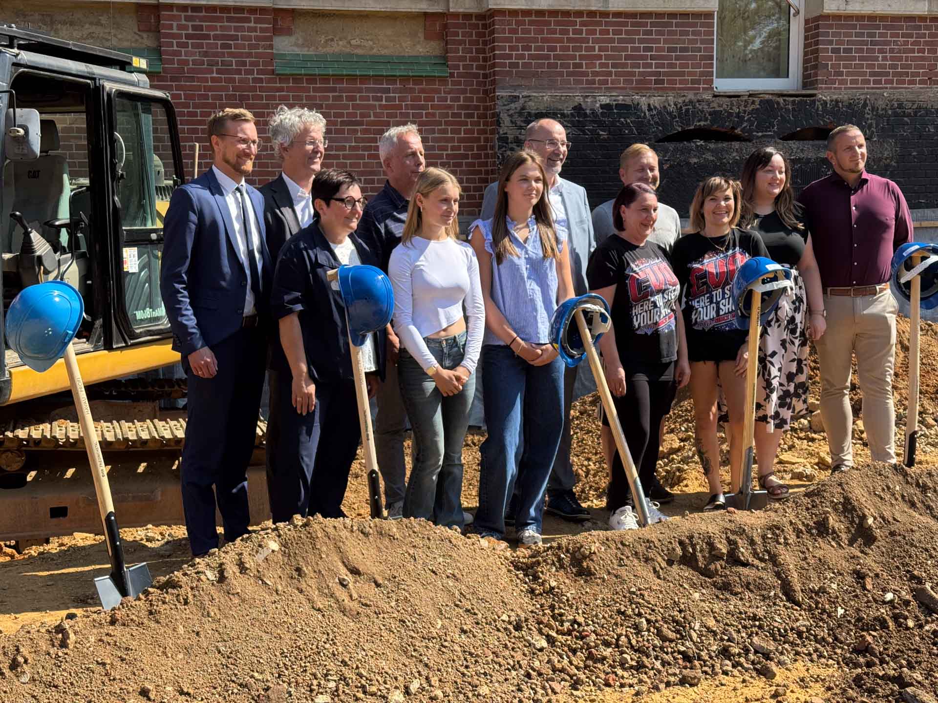 Start für Turnhallen-Neubau an der Kemmlerschule Plauen. Foto: M. Reißmann