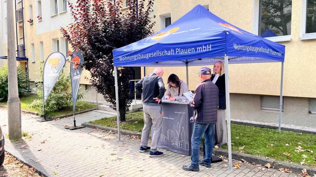 Großes Interesse bei WbG-Schautag an der Erich-Ohser-Straße in Plauen. Foto: Sebastian Höfer
