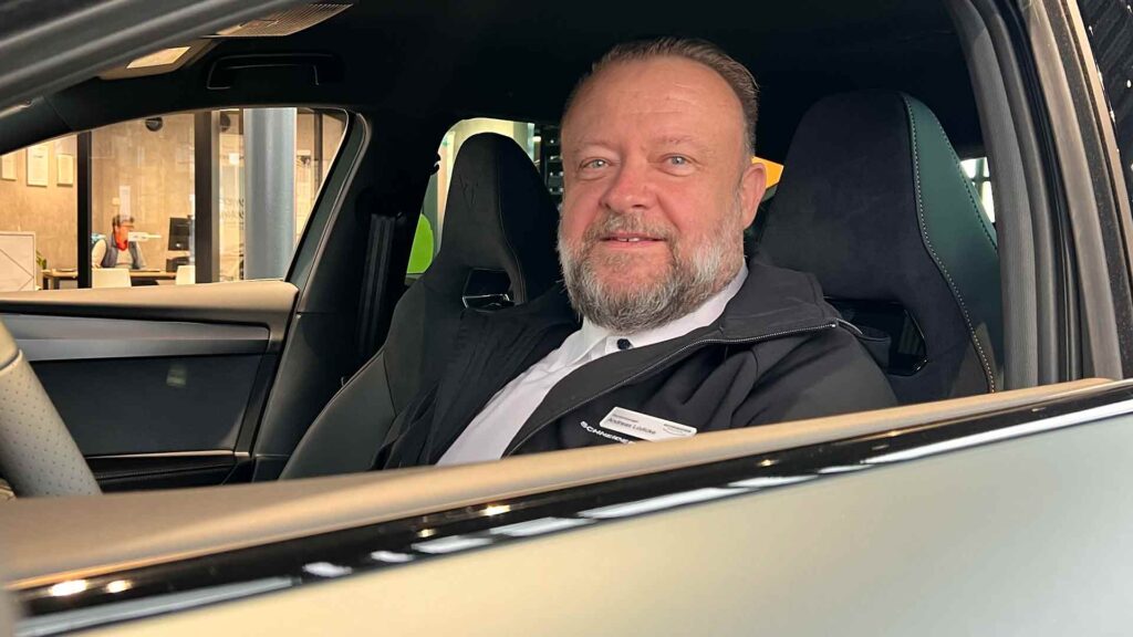 Andreas Lüdicke - Eingefleischter VFC-Fan ist seit dieser Saison mit der Schneider Gruppe Trikotsponsor der Gelb-Schwarzen aus Plauen. Der Manager des Standortes in Plauen tippt auf einen Heimsieg der Spitzenstädter im Oberliga-Duell am Samstag. Foto: Sebastian Höfer