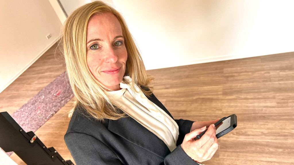 Ihre Ansprechpartnerin für die neuen Familienwohnungen: Daniela Dolmetsch / Telefon: 03741/703161