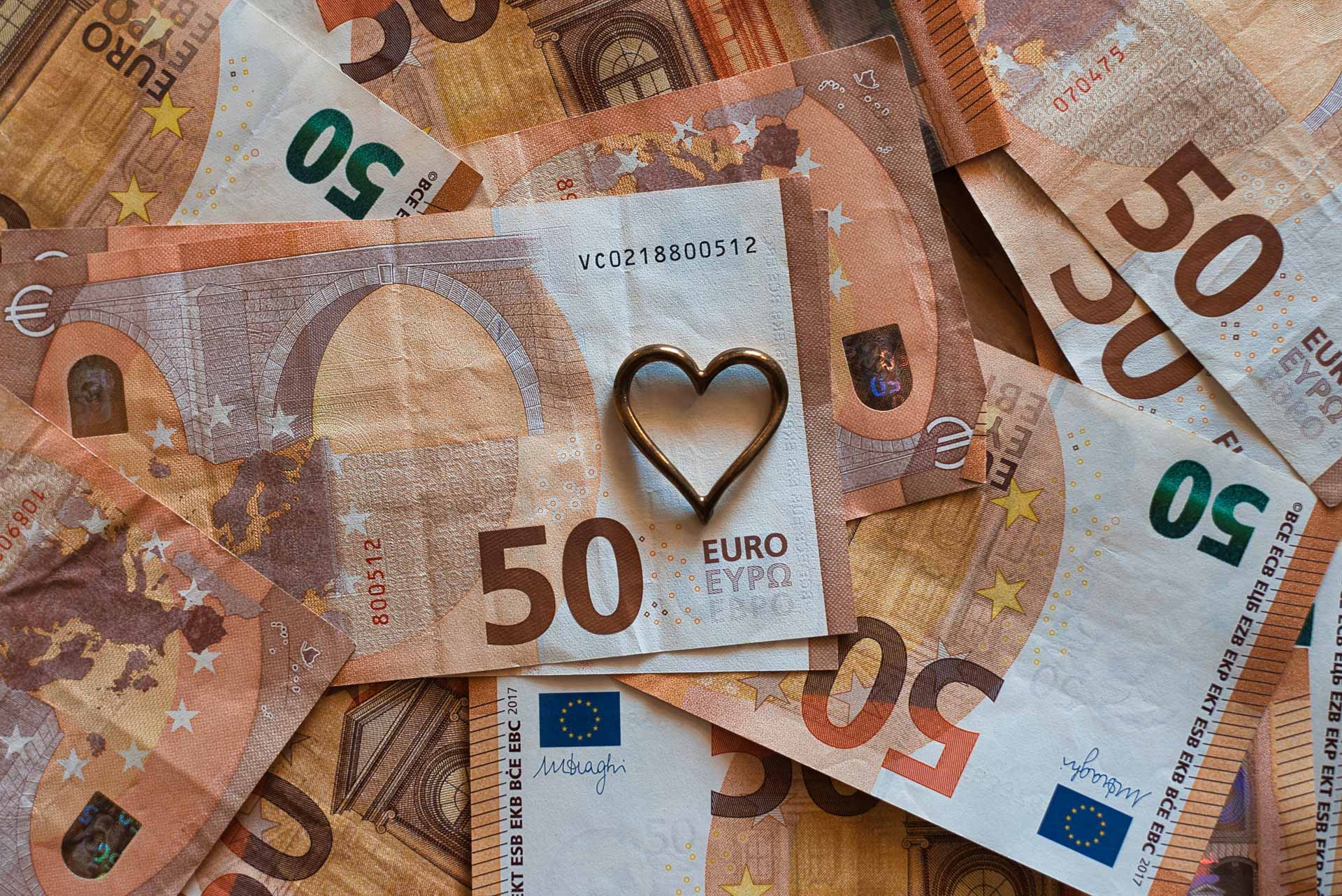 100.000 Euro durch Kryptobetrug und Love-Scamming im Vogtland und Zwickau erbeutet. Foto: envato