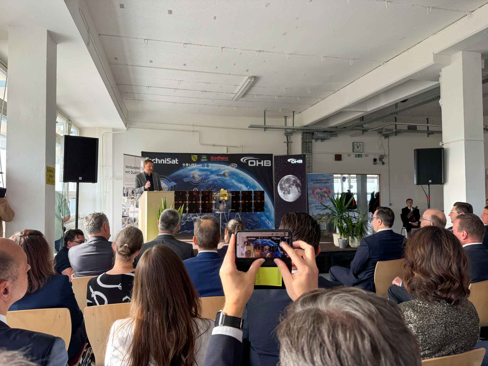 Neuer Aufbruch im Vogtland: OHB übernimmt Technisat-Werk in Schöneck. Foto: M. Reißmann