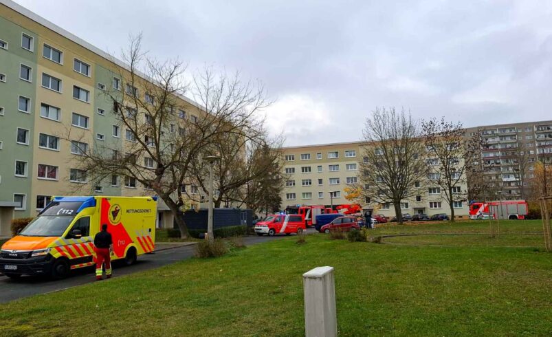 Kellerbrand in Plauen: Feuerwehr rettet 15 Mieter aus verrauchten Wohnhäusern. Foto: Stadt Plauen
