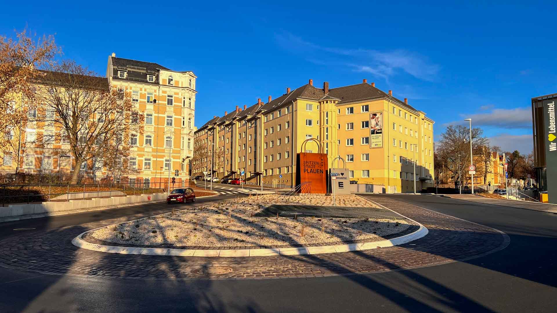 Neuer Kreisel eröffnet. Foto: S. Höfer