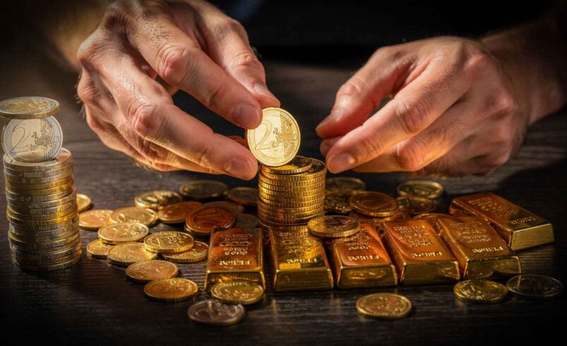 Vogtländer verliert Goldmünzen an Betrüger. Foto: Spitzenstadt/KI