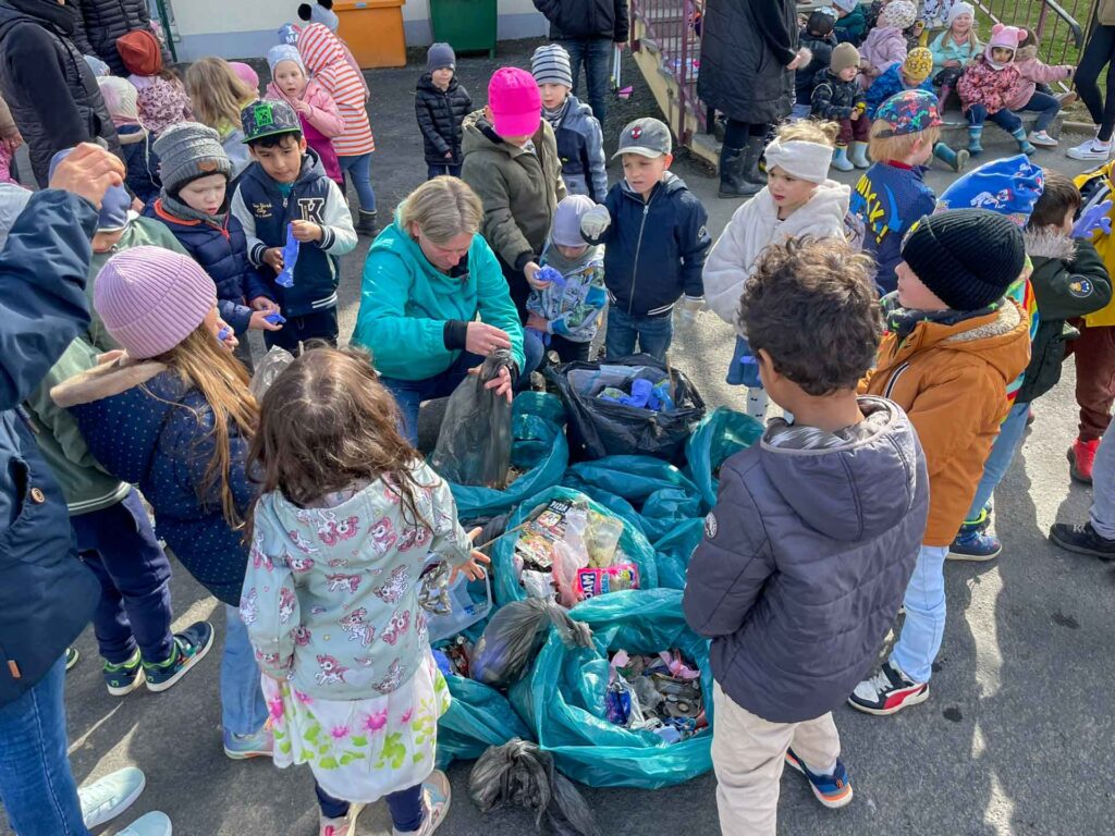 Plauen macht sich bereit für den 22. Frühjahrsputz – alle können mithelfen, die Stadt gemeinsam aufzuräumen und zu verschönern. Foto: Dachverband Stadtmarketing Plauen e.V.