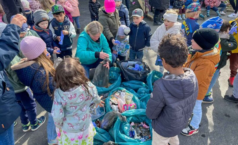 Plauen macht sich bereit für den 22. Frühjahrsputz – alle können mithelfen, die Stadt gemeinsam aufzuräumen und zu verschönern. Foto: Dachverband Stadtmarketing Plauen e.V.