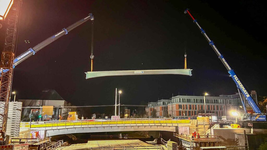 Neue Elsterbrücke in Plauen rückt mit letzter Großlieferung näher an Fertigstellung. Foto: S. Höfer