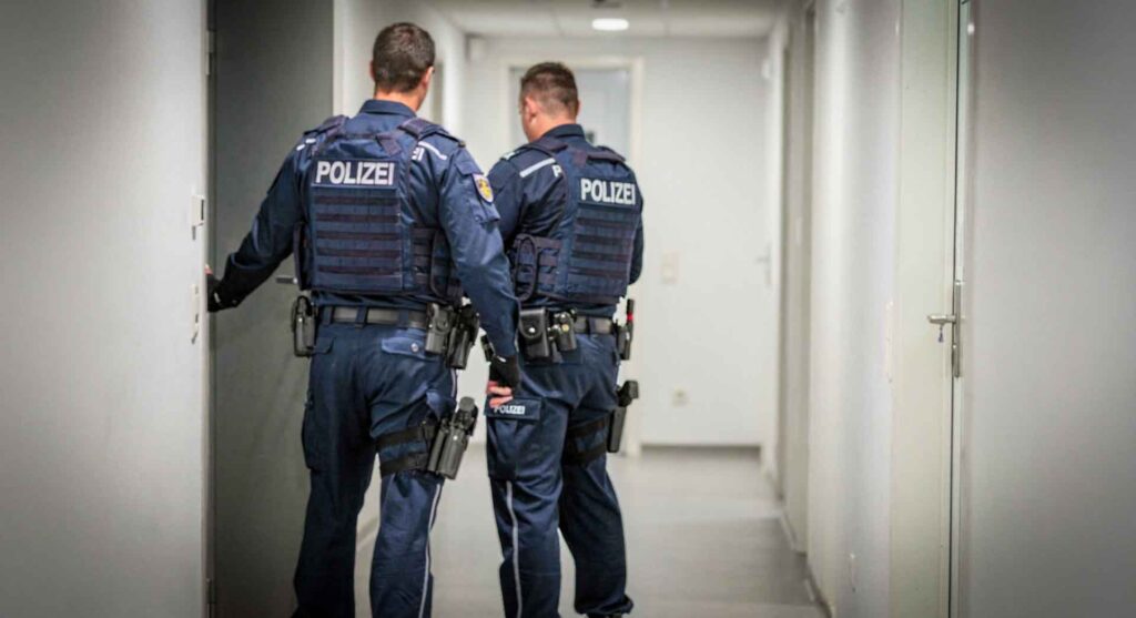 Die Polizei ermittelt. Foto: Spitzenstadt/KI