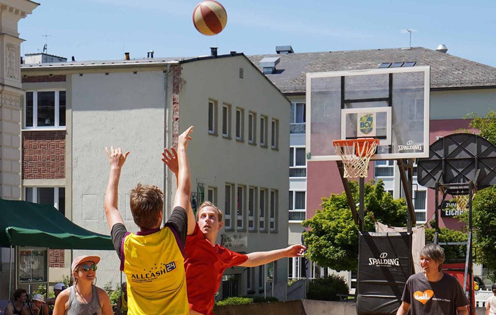 "Charity Hoops" - Körbe werfen für den guten Zweck.