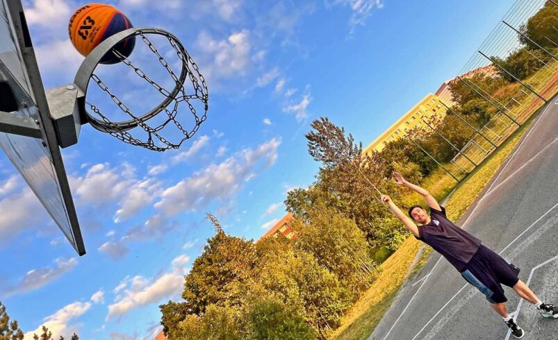 Basketball-Pionier Tobias Thoß ist am Samstag beim "Charity Hoops" ebenso Korbjäger nebst weiteren regionalen Unternehmen