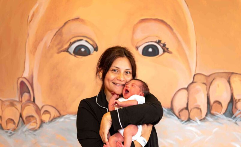 Helios Plauen 300. Baby: Mutti Melanie Pötzscher (Tel: 0176-71916347) mit Elaida , geb. am 16.6.26, 18.40 Uhr, 3215g, 53 cm