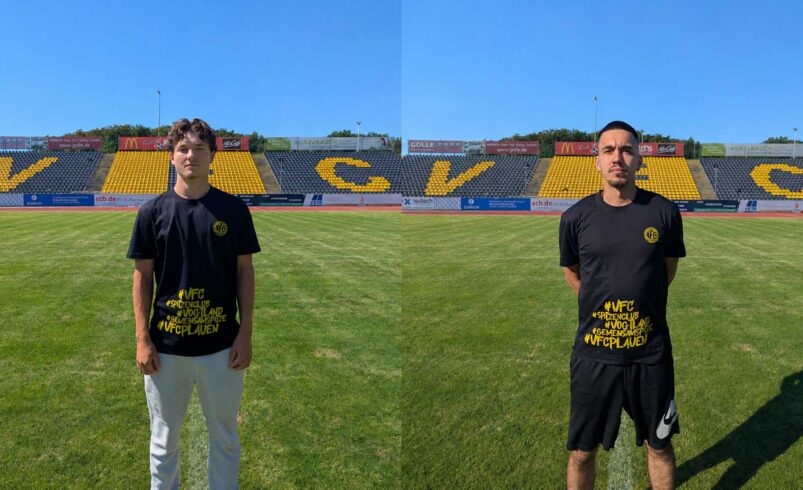 VFC Plauen-Neuzugänge Pepe Pharell Philipp und Stefan Cvetkovic stehen auf dem Rasen im Vogtlandstadion