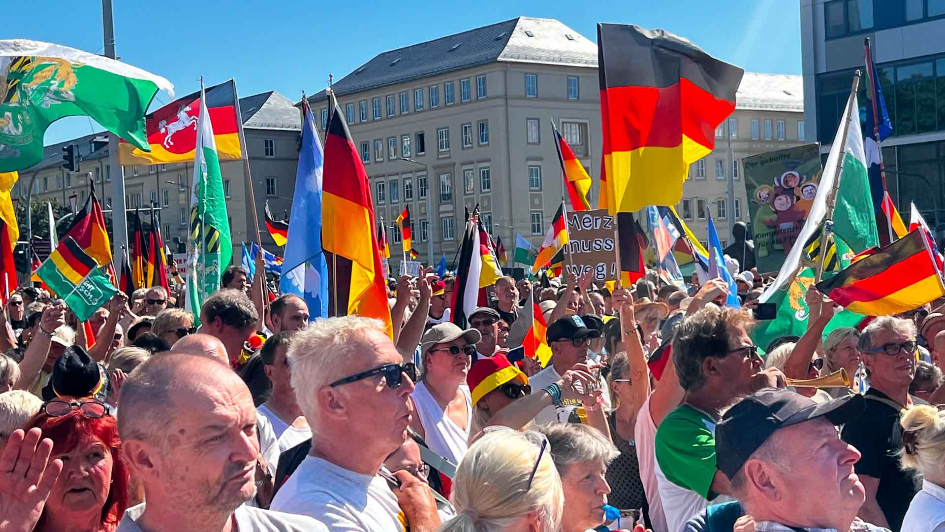 Tausende bei Demo in Plauen, Polizei meldet störungsfreien Verlauf. Foto: S. Höfer