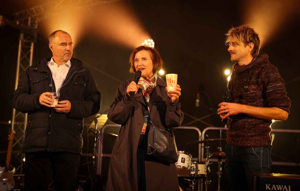 Plauens Oberbürgermeister Steffen Zenner mit Marit Schulz vom Lichtfest in Leipzig und Martin Reißmann von der Nacht der Kerzen. Foto: T. Voigt